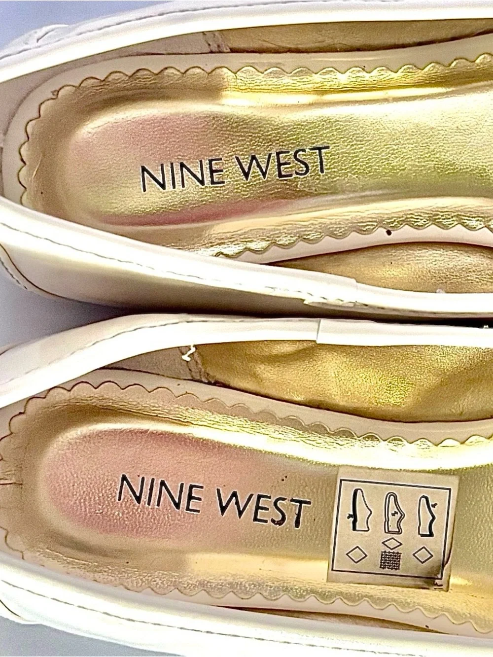 Nine West Bow Flats Cream Patent Girls Size 2 Excellent Condition